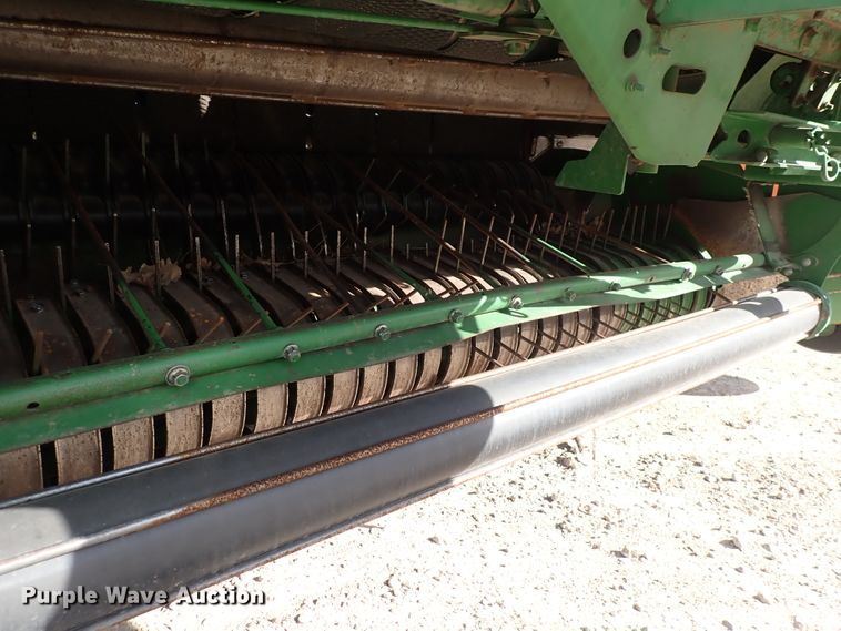 image for item DC4104 2011 John Deere 568  round baler