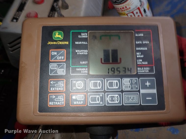 image for item DC4104 2011 John Deere 568  round baler