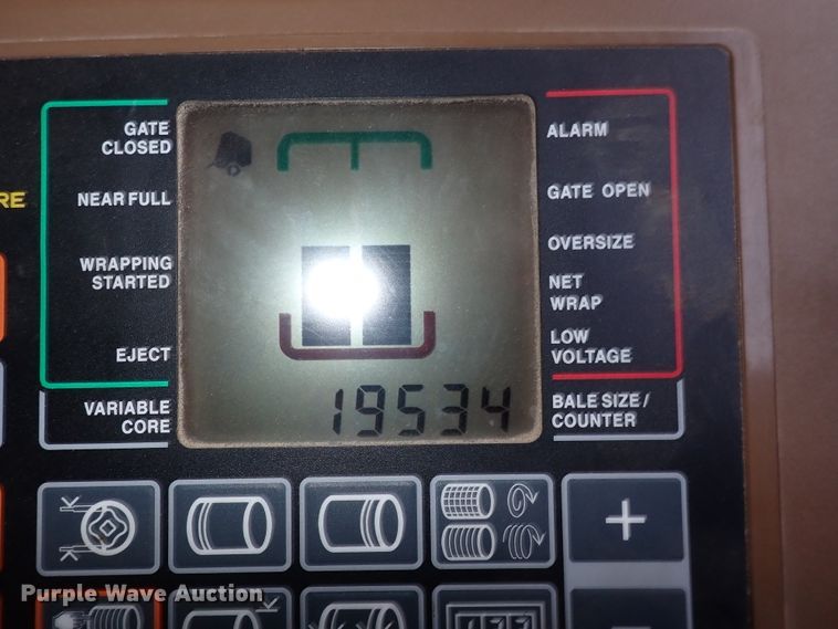 image for item DC4104 2011 John Deere 568  round baler