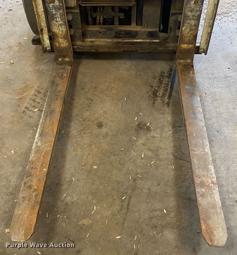 image for item DL1490 Yale  GLC050TFNUAE084 forklift