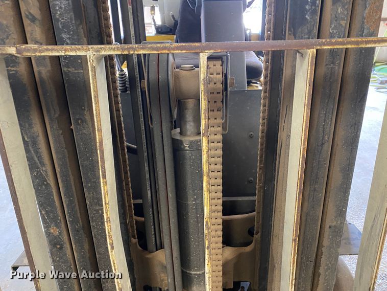 image for item DL1490 Yale  GLC050TFNUAE084 forklift