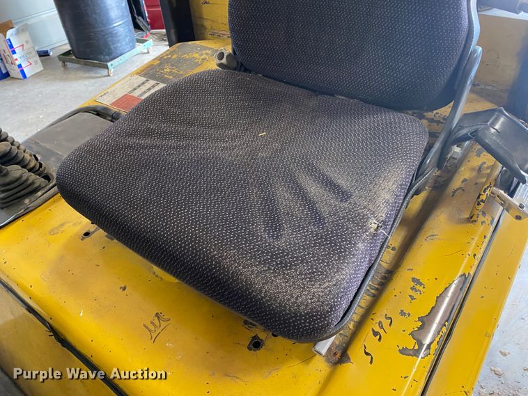 image for item DL1490 Yale  GLC050TFNUAE084 forklift