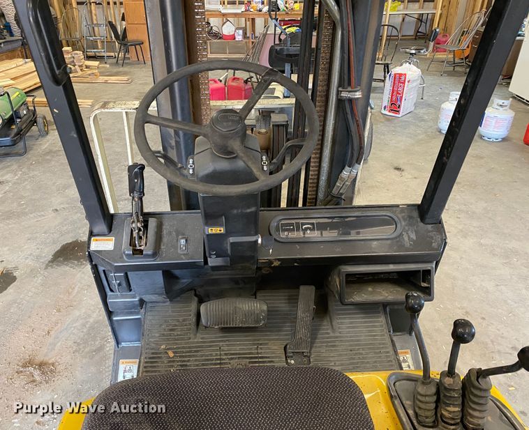 image for item DL1490 Yale  GLC050TFNUAE084 forklift