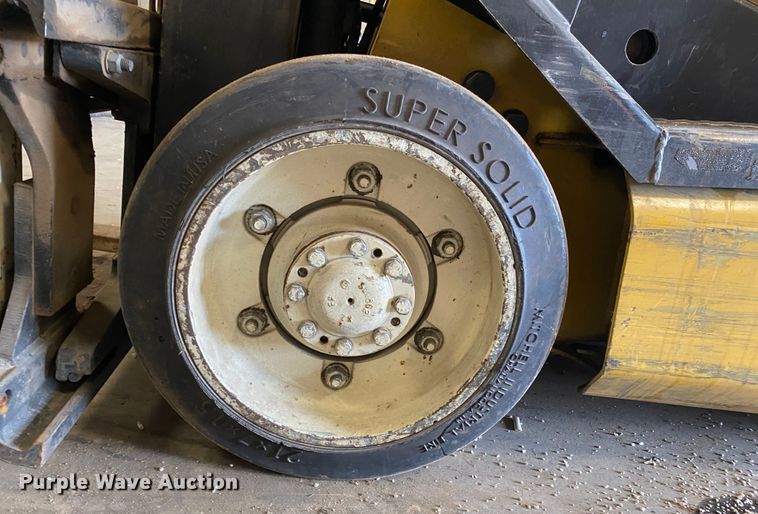 image for item DL1490 Yale  GLC050TFNUAE084 forklift