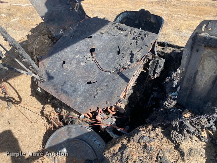 image for item DL1496 2014 John Deere 8235R  MFWD tractor