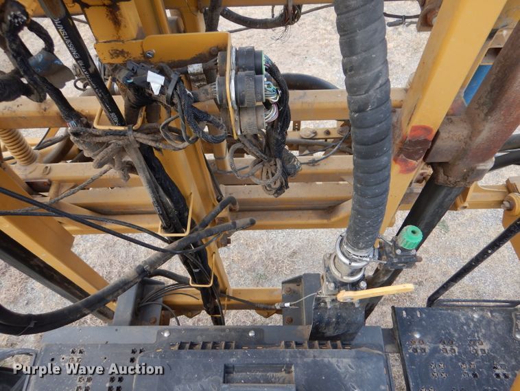 image for item DL3504 2012 AGCO RoGator RG1100  sprayer