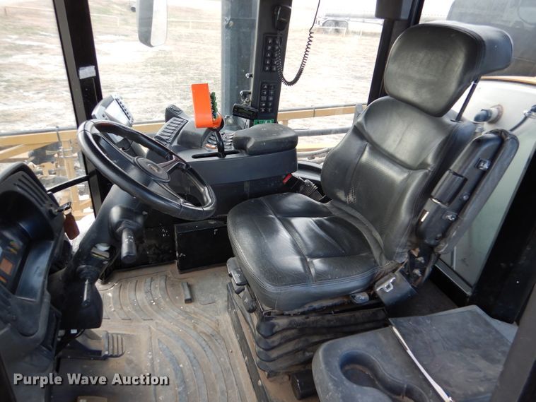 image for item DL3504 2012 AGCO RoGator RG1100  sprayer