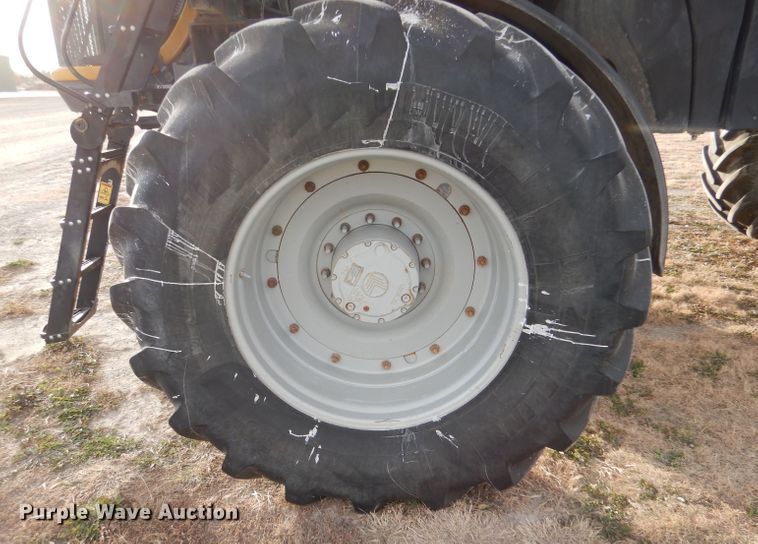 image for item DL3504 2012 AGCO RoGator RG1100  sprayer