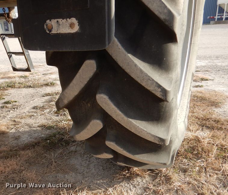 image for item DL3504 2012 AGCO RoGator RG1100  sprayer