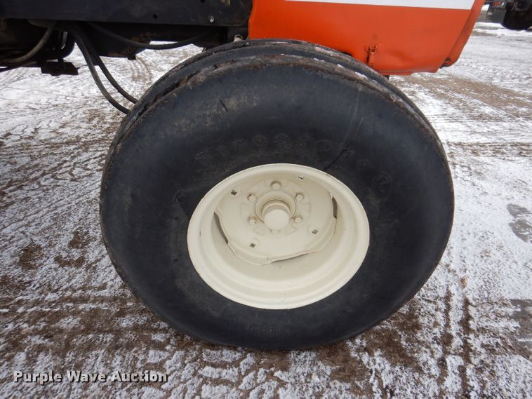 image for item DL5916 Allis Chalmers 7000  tractor