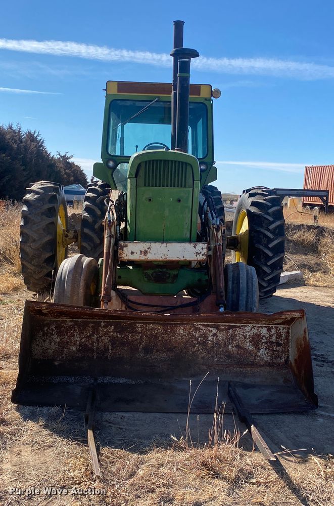 image for item DM8250 1971 John Deere 4620  tractor