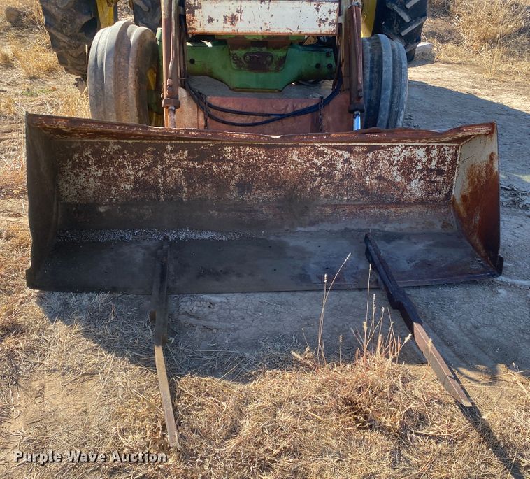 image for item DM8250 1971 John Deere 4620  tractor