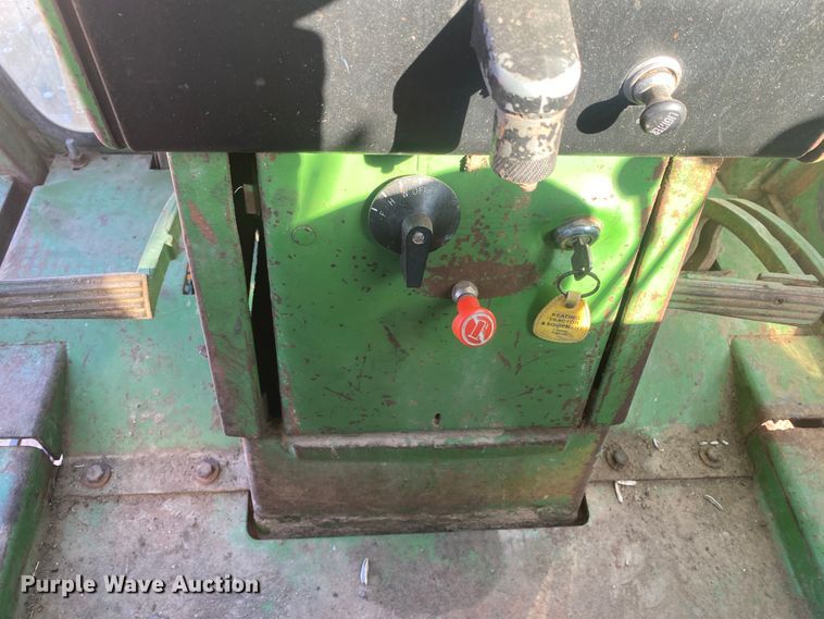 image for item DM8250 1971 John Deere 4620  tractor