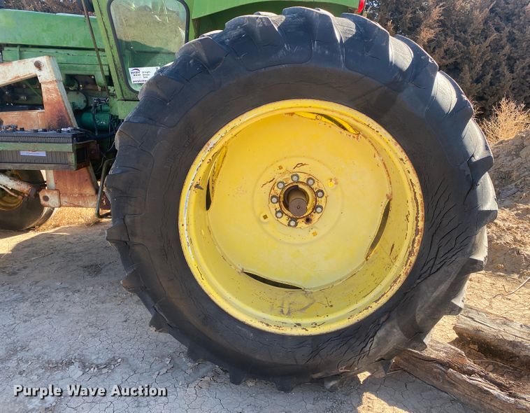 image for item DM8250 1971 John Deere 4620  tractor