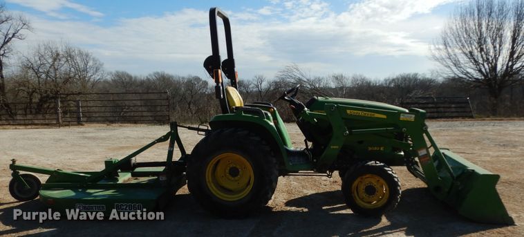 image for item EY9780 2016 John Deere 3032E  MFWD tractor