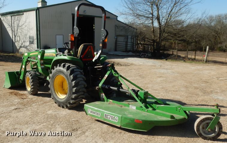 image for item EY9780 2016 John Deere 3032E  MFWD tractor
