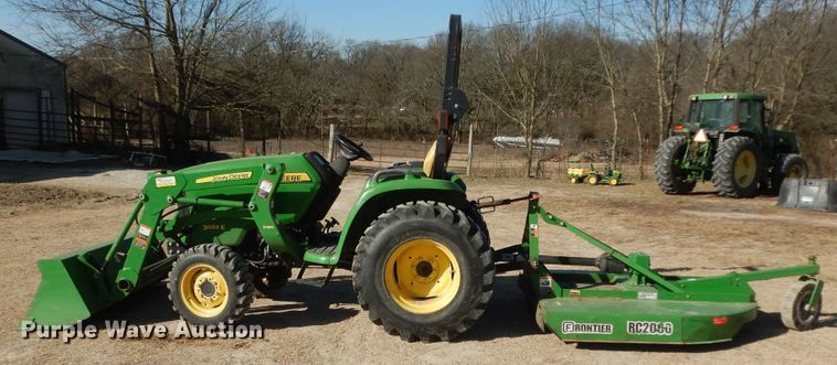 image for item EY9780 2016 John Deere 3032E  MFWD tractor