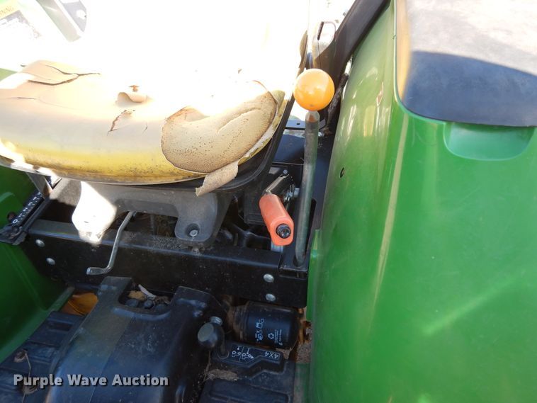 image for item EY9780 2016 John Deere 3032E  MFWD tractor