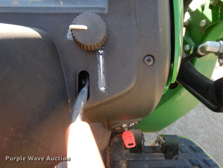 image for item EY9780 2016 John Deere 3032E  MFWD tractor