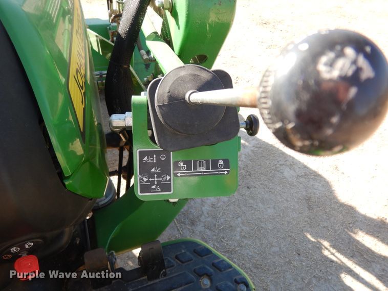image for item EY9780 2016 John Deere 3032E  MFWD tractor