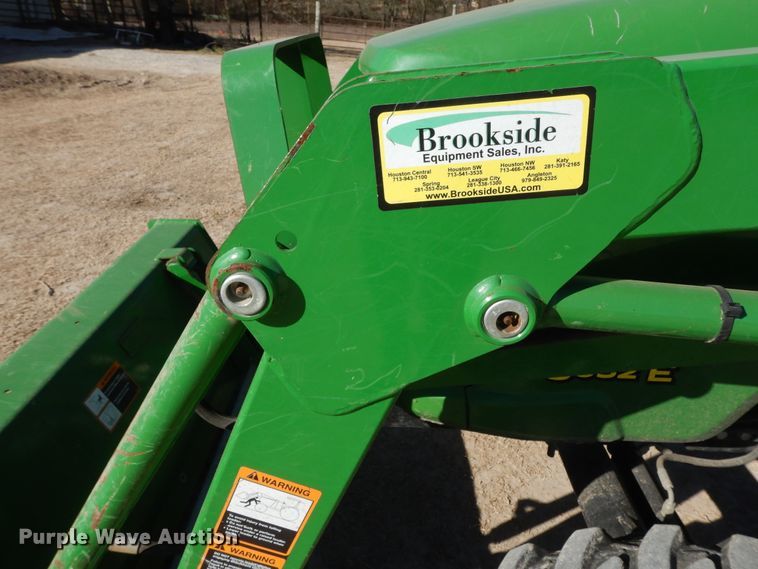 image for item EY9780 2016 John Deere 3032E  MFWD tractor