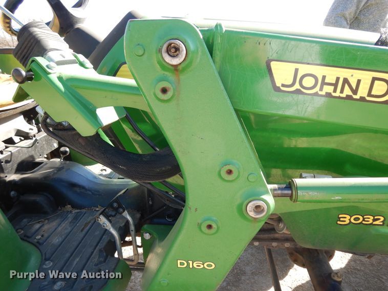 image for item EY9780 2016 John Deere 3032E  MFWD tractor