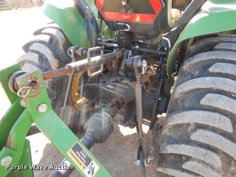 image for item EY9780 2016 John Deere 3032E  MFWD tractor