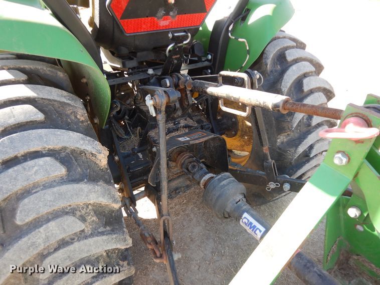 image for item EY9780 2016 John Deere 3032E  MFWD tractor