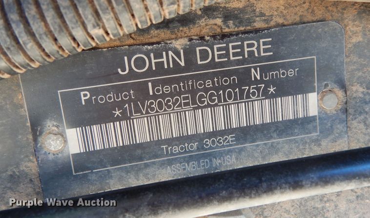 image for item EY9780 2016 John Deere 3032E  MFWD tractor