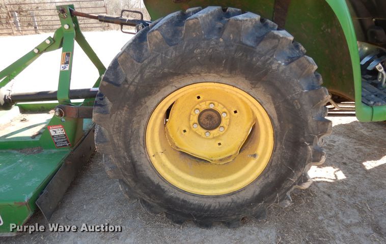 image for item EY9780 2016 John Deere 3032E  MFWD tractor