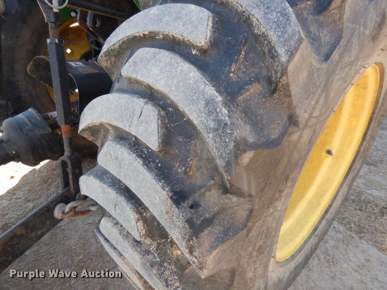 image for item EY9780 2016 John Deere 3032E  MFWD tractor