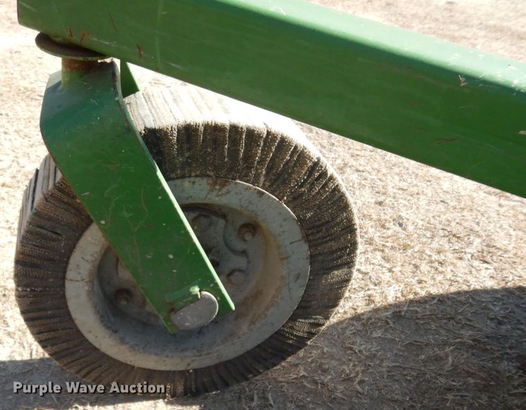 image for item EY9780 2016 John Deere 3032E  MFWD tractor