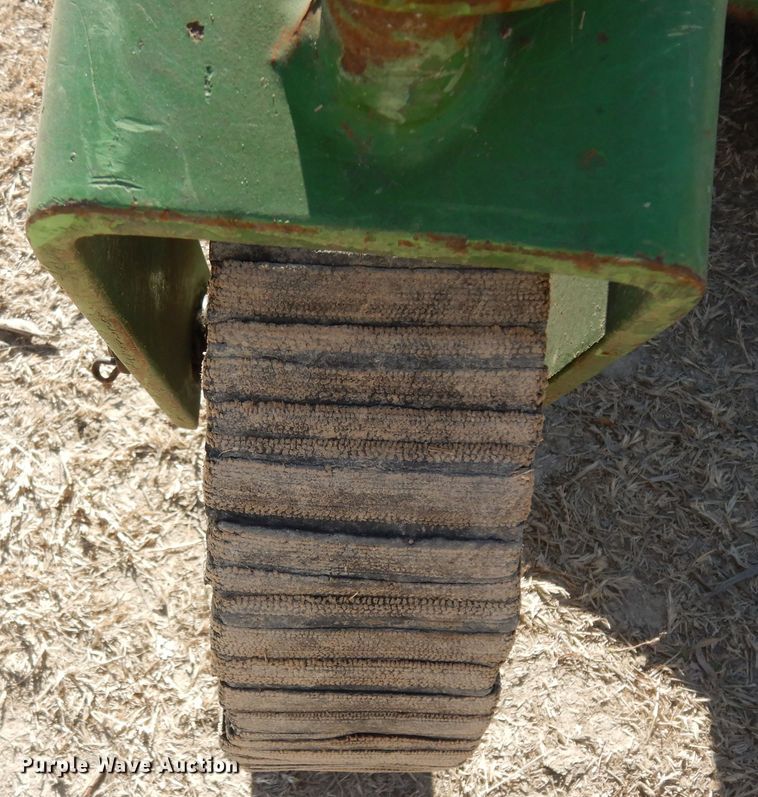 image for item EY9780 2016 John Deere 3032E  MFWD tractor