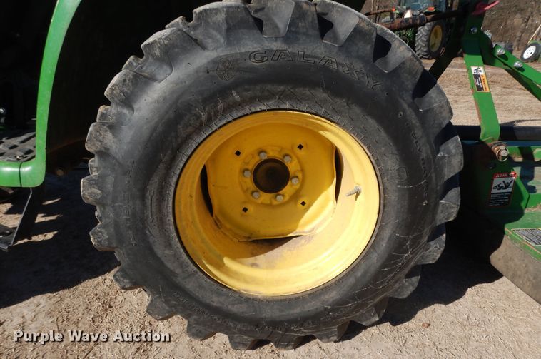 image for item EY9780 2016 John Deere 3032E  MFWD tractor