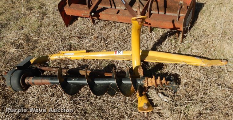 image for item EY9780 2016 John Deere 3032E  MFWD tractor