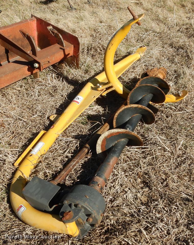 image for item EY9780 2016 John Deere 3032E  MFWD tractor