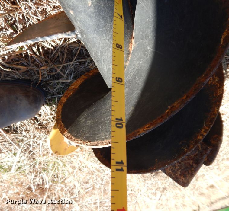 image for item EY9780 2016 John Deere 3032E  MFWD tractor