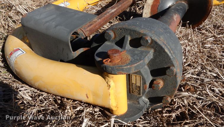 image for item EY9780 2016 John Deere 3032E  MFWD tractor