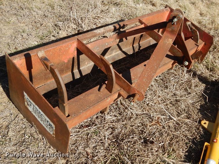 image for item EY9780 2016 John Deere 3032E  MFWD tractor