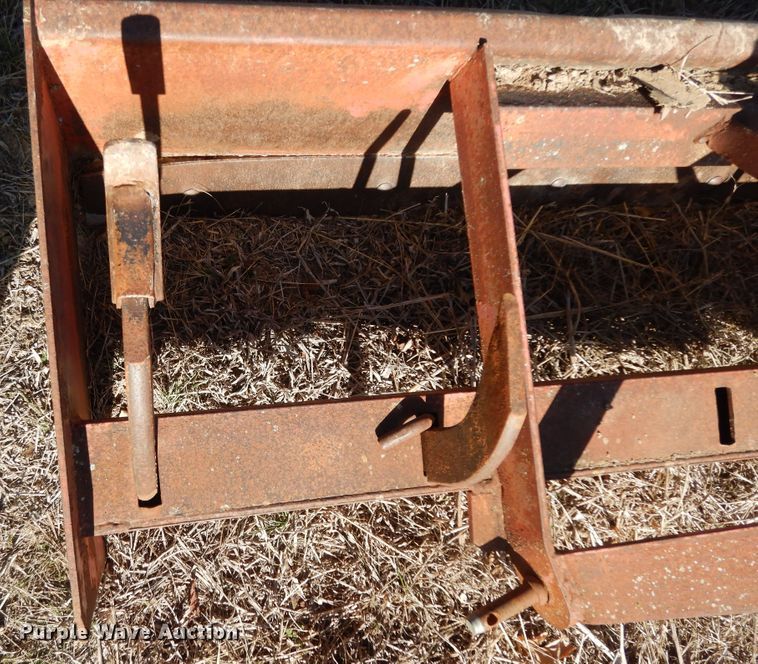 image for item EY9780 2016 John Deere 3032E  MFWD tractor