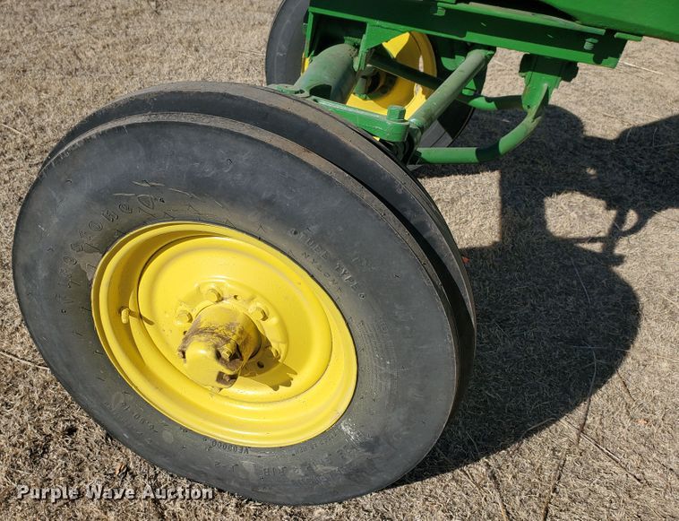 image for item GL9002 1958 John Deere 720  tractor