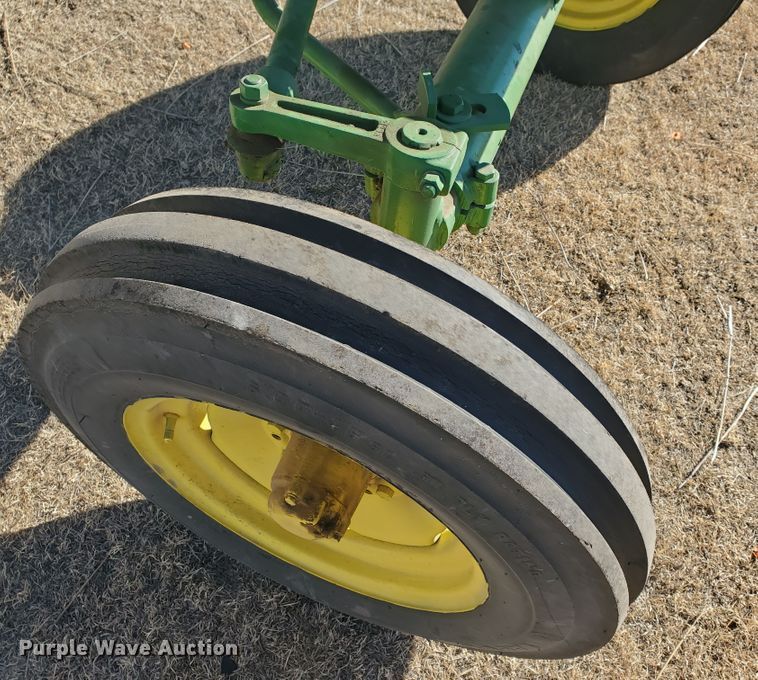 image for item GL9002 1958 John Deere 720  tractor