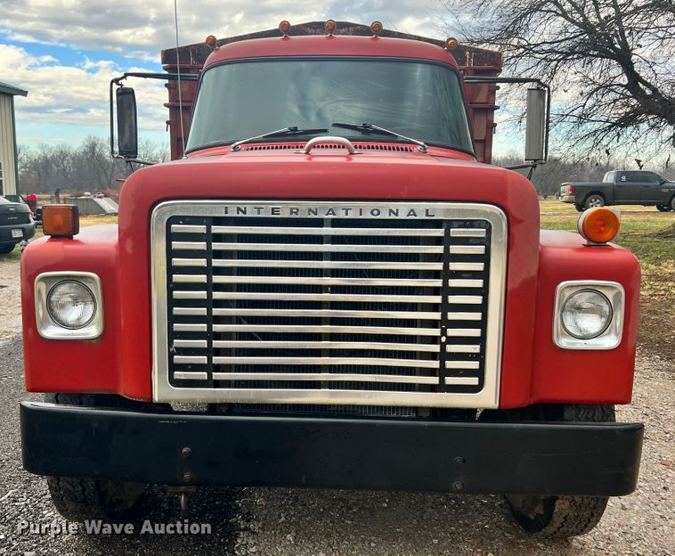 image for item ID9635 1978 International Loadstar 1700  grain truck