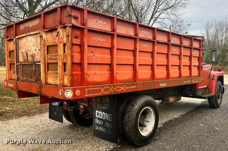 image for item ID9635 1978 International Loadstar 1700  grain truck