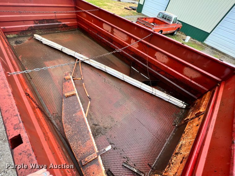 image for item ID9635 1978 International Loadstar 1700  grain truck