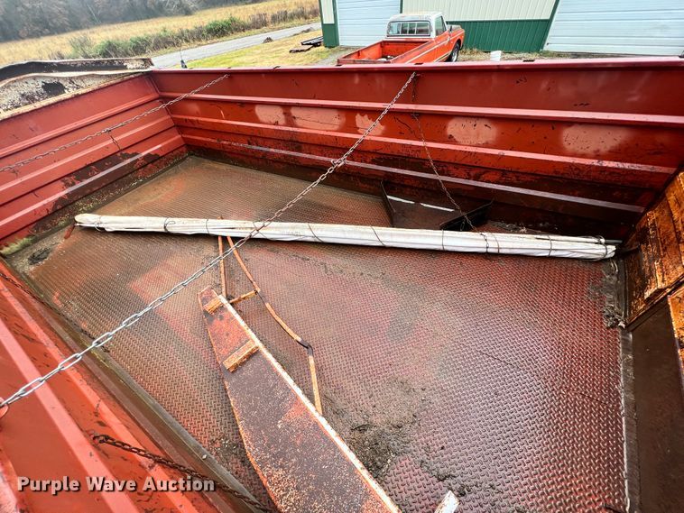 image for item ID9635 1978 International Loadstar 1700  grain truck