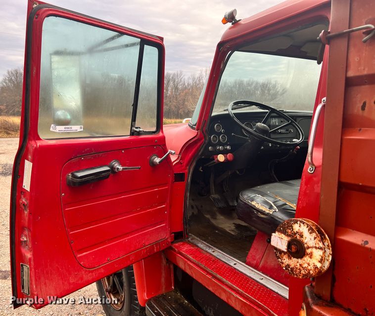 image for item ID9635 1978 International Loadstar 1700  grain truck