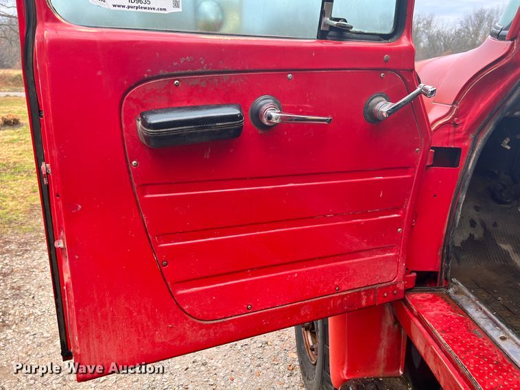 image for item ID9635 1978 International Loadstar 1700  grain truck