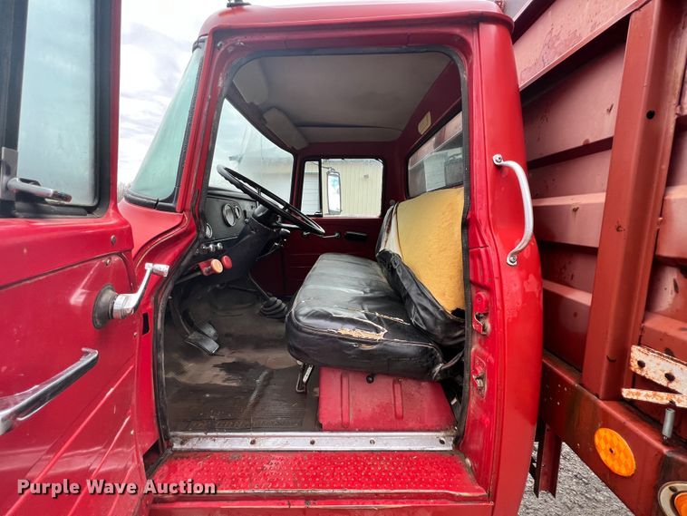 image for item ID9635 1978 International Loadstar 1700  grain truck