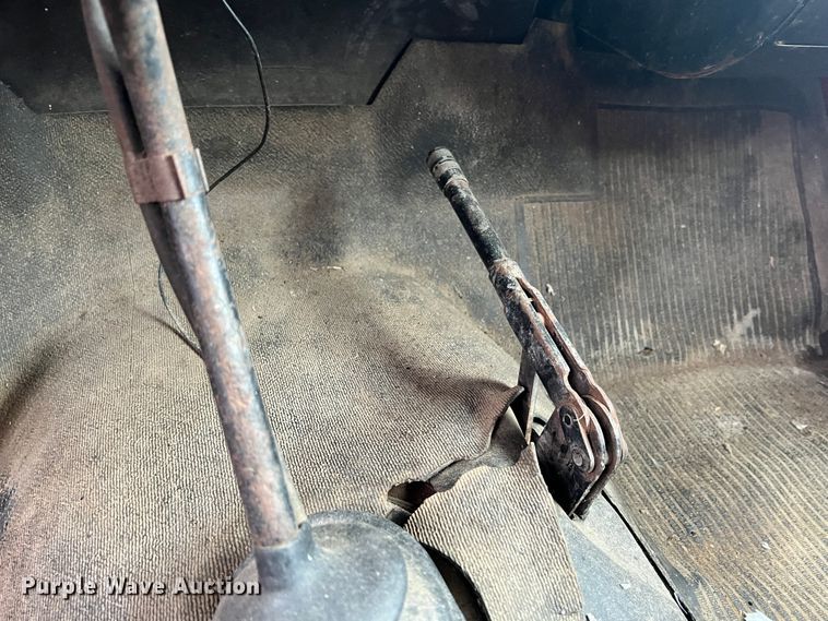 image for item ID9635 1978 International Loadstar 1700  grain truck